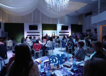 Usaré la política para apoyarlas, asegura Yahleel a mujeres trabajadoras