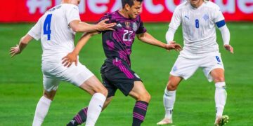 Con 2 goles de ‘Chucky’ el TRI de México gana a Islandia