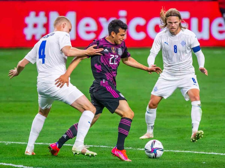 Con 2 goles de ‘Chucky’ el TRI de México gana a Islandia