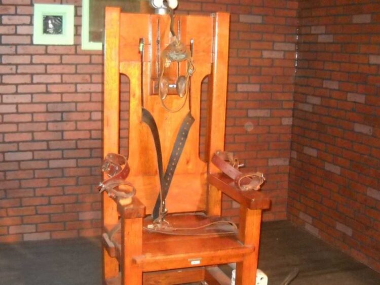 Obliga Carolina del Sur a condenados elegir entre silla eléctrica o fusilamiento