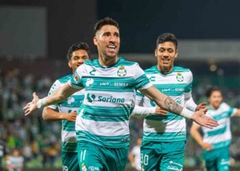 Santos Laguna derrota 5-0 a Gallos de Querétaro