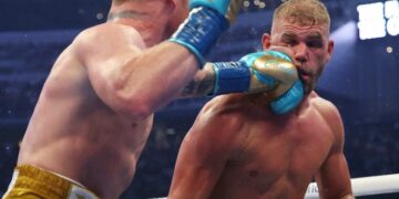 Saunders al quirófano tras fracturas que le provocó ‘Canelo’