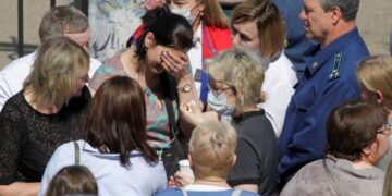 Suman 9 muertos en Rusia por tiroteo en escuela