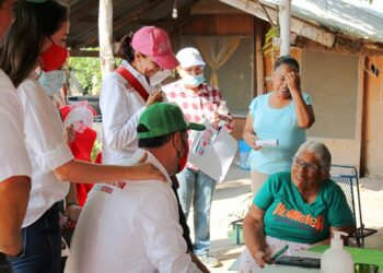 Encuentra Alex Montoya en ejidos de Victoria rezago y desesperación de familias
