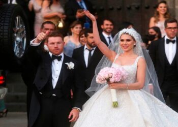 Con invitados de lujo contrae matrimonio Canelo Alvarez