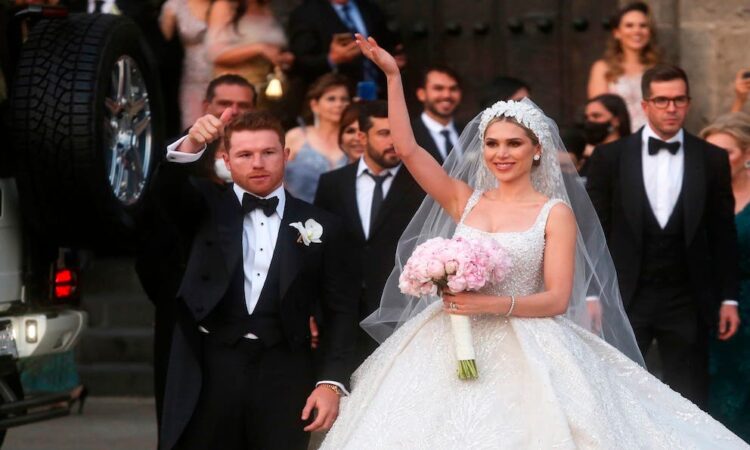 Con invitados de lujo contrae matrimonio Canelo Alvarez