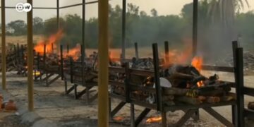 La India vive uno de los peores rebrotes