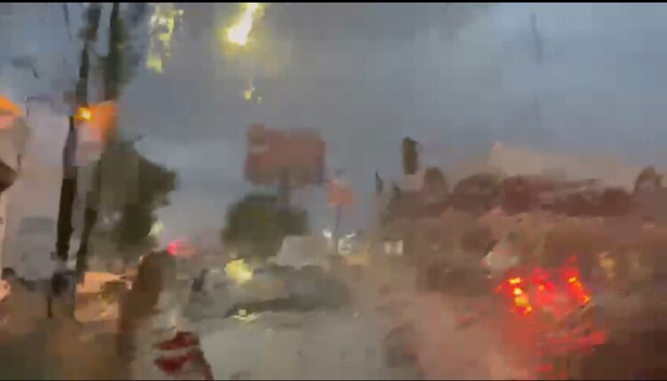 Llueve con granizo en Victoria