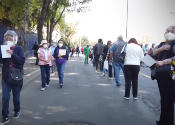 Prevén en CDMX vacunar a 111 mil personas diarias