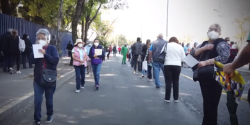 Prevén en CDMX vacunar a 111 mil personas diarias
