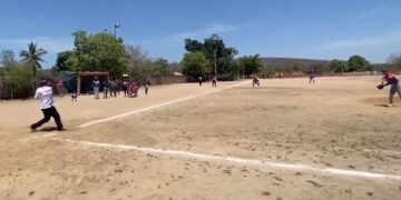 AMLO se escapa a Batear durante gira en Sinaloa