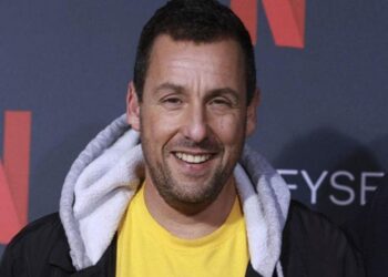 Mesera puso en lista de espera al actor Adam Sandler