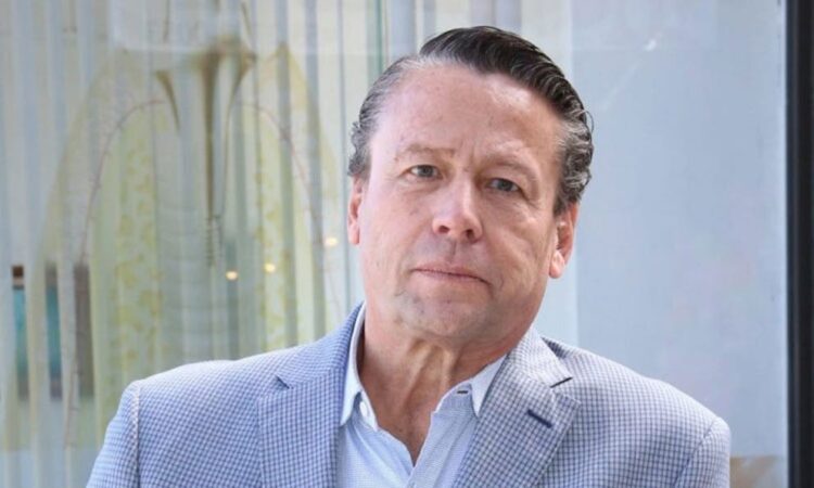 Alfredo Adame eenfrenta demanda colectiva