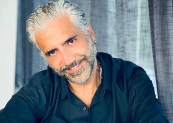 El cantante Alejandro Fernández comparte una fotografía con su nieta