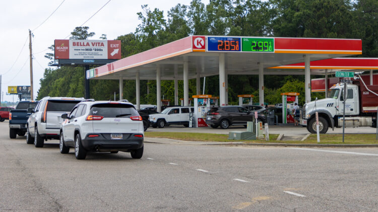 Situación de oleoducto causa compras de pánico de gasolina y desabasto en EU.