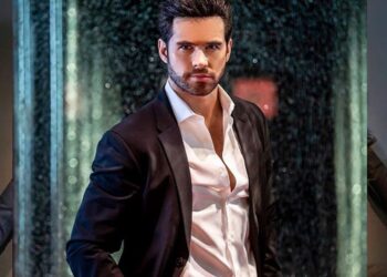 Eleazar Gómez regresa a su trabajo como modelo