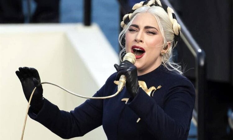 Lady Gaga recibe llaves de West Hollywood