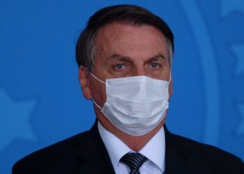 El presidente de Brasil recomienda tres tipos de té para tratar el COVID-19