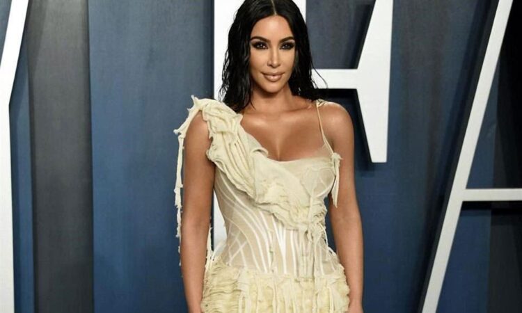 La cantante Janet Jackson gasta dineral en outfit