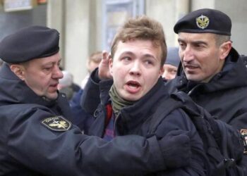 Periodista es detenido por Bielorrusia tras desvió de avión