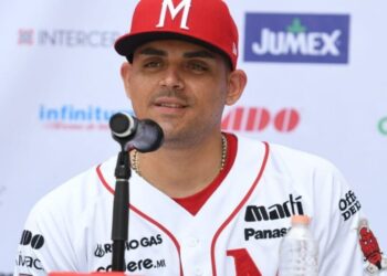 El mexicano Roberto Osuna firmó con los Diablos Rojos del México