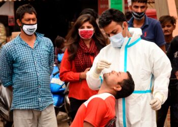 Un grupo de expertos la OMS asignó letras del alfabeto griego variantes de COVID-19