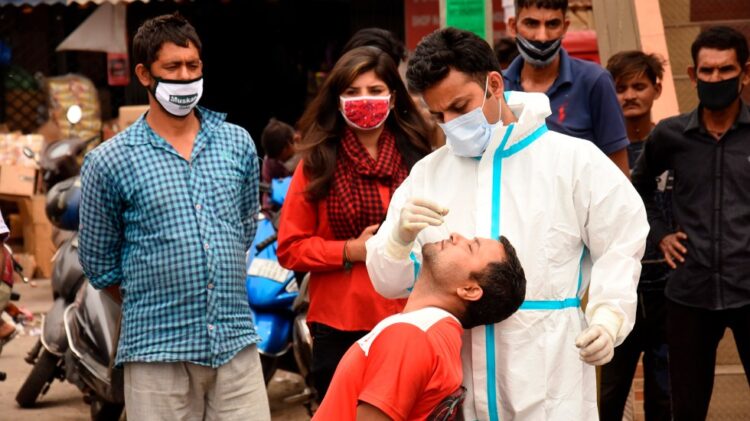 Un grupo de expertos la OMS asignó letras del alfabeto griego variantes de COVID-19