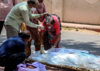 Nuevo récord de muertes por COVID-19 en India