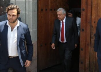 No se afectará a IP, no habrá aumento de impuestos: López Obrador a empresarios