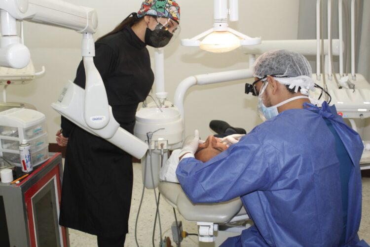 Reanuda UAT servicios de clínica dental en el Campus Tampico