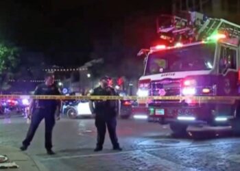 Tiroteo en zona comercial deja 13 heridos en Austin, Texas