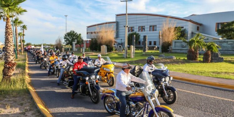 Recorren biker’s calles de Nuevo Laredo para celebrar aniversario 173