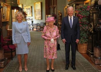 Isabel II recibe a Joe Biden en el Castillo de Windsor