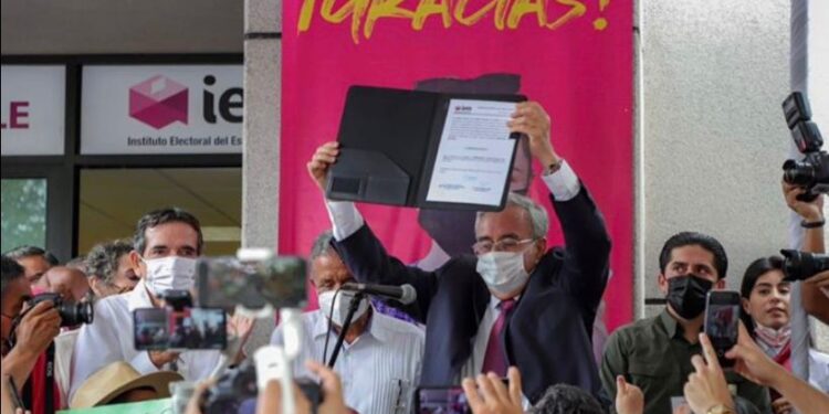 Rocha Moya de MORENA recibe constancia de gobernador electo de Sinaloa