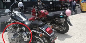 Van contra motos mal estacionadas, les colocan ‘arañas’