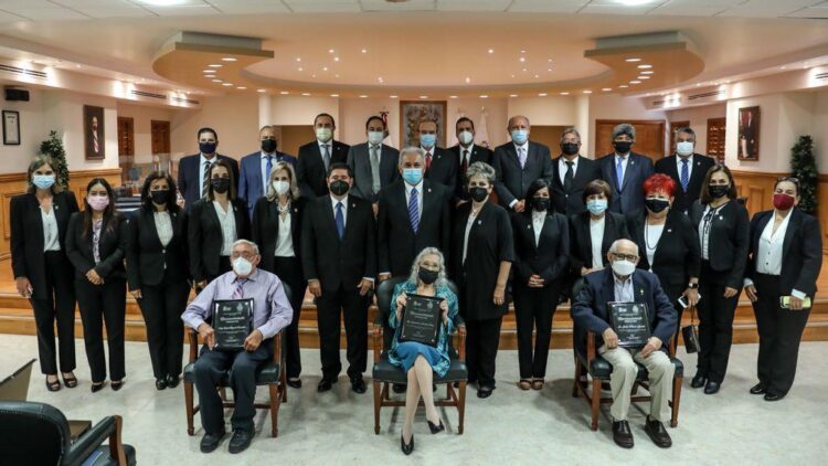 Entrega Alcalde reconocimientos a 3  ‘Orgullos NLD’ en Sesión Solemne de Cabildo