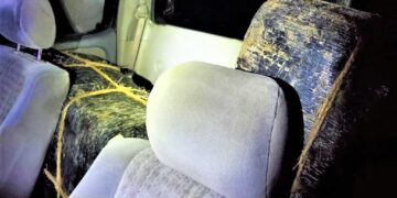 Patrulla Fronteriza incauta droga después de que narco choca un auto civil