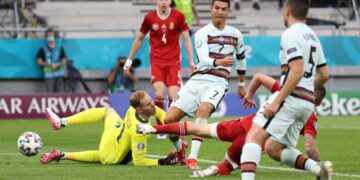 Portugal gana 3-0 a Hungría, con doblete de Ronaldo