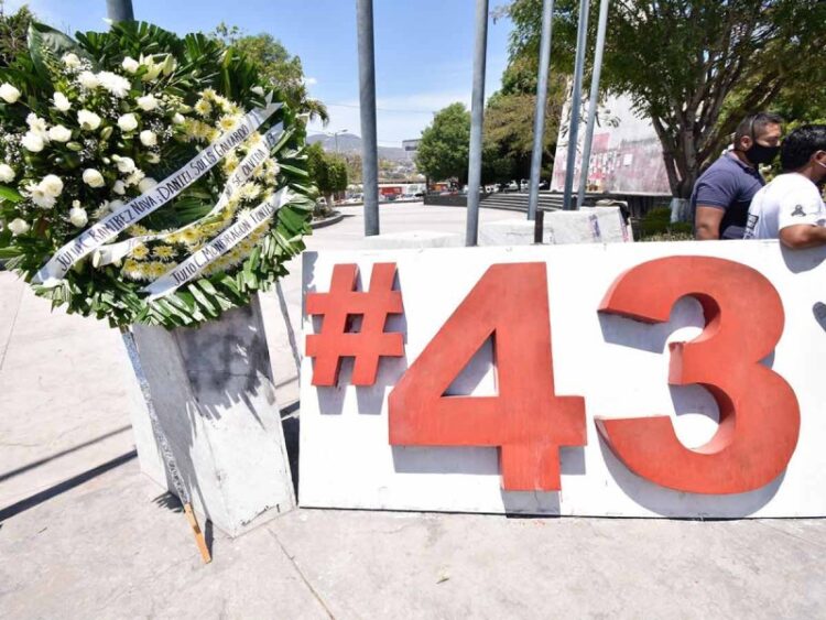 Laboratorio identifica restos de otro de 43 normalistas de Ayotzinapa