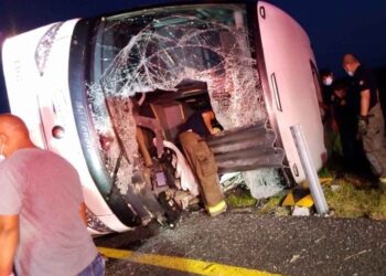 Vuelca autobús en Reynosa, mueren 12; iban de Matamoros a Monterrey