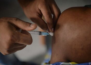 Urgen vacunas en África, covid-19 ‘se extiende y acelera’: OMS