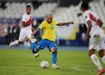 Brasil arrolla 4-0 a Perú y avanza a octavos de la Copa América