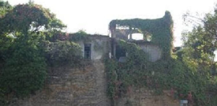 Hacen cortes sin cuidado en cerros; peligran familias por riesgo de deslave