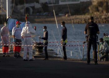 Se hunde barco con migrantes frente a las Canarias