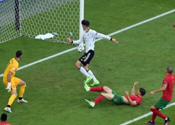 Alemania golea 4-2 a Portugal en Eurocopa