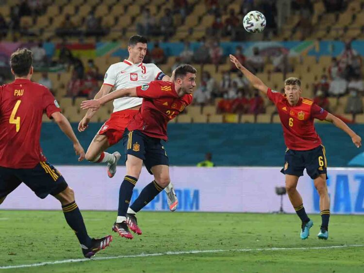 España y Polonia empatan 1-1 en el Grupo E de la Euro