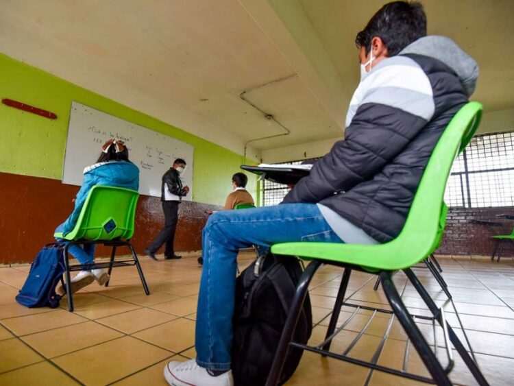 Llama Iglesia a aprovechar renovación de la educación