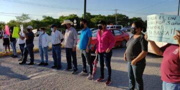 Exigen agua con protesta