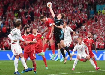Dinamarca golea 4-1 a Rusia y tiene pase a octavos de Eurocopa