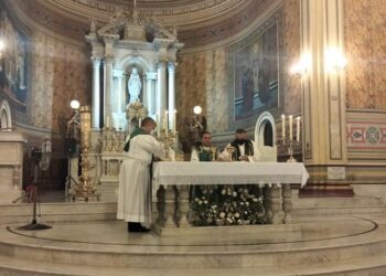 Pide Obispo a grey católica reforzar medidas anticovid